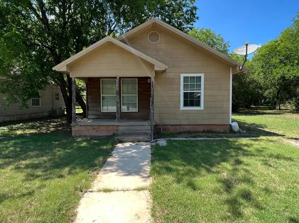 561 E Crow St, Stephenville, TX 76401