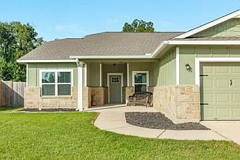 2nd image of 2418 Ridgewood Dr