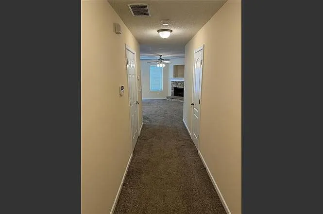 3 bed, 1268 sqft, $1,600 — Photo 2