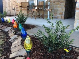 227 Mossy Meadow Dr, West Columbia, TX 77486