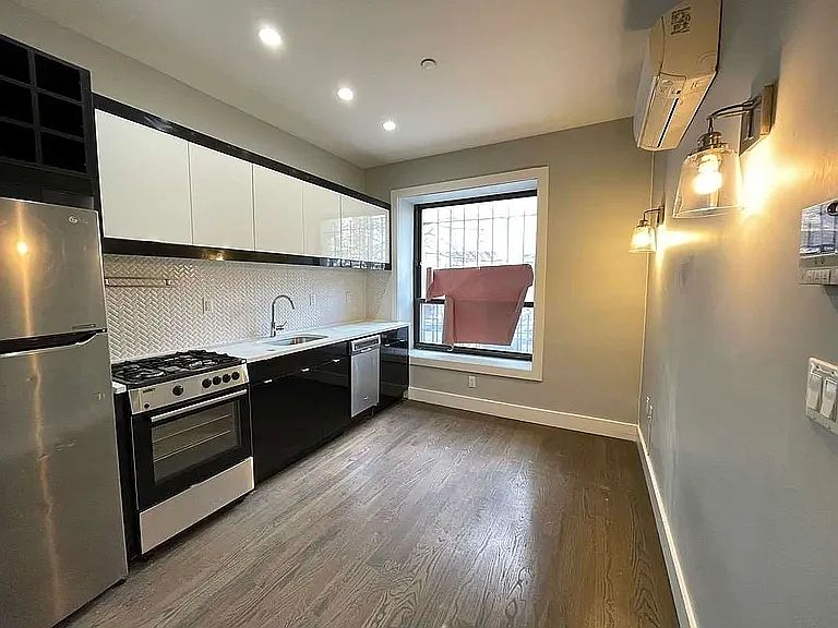 1st image of 162 Woodruff Ave #1F