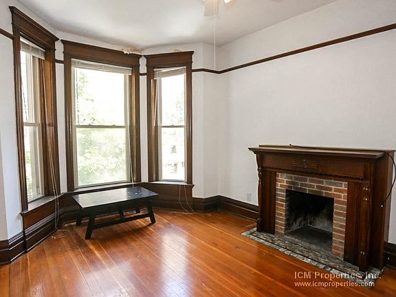 5th image of 851 W Wellington Ave APT 2A