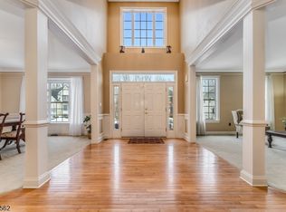 36 Crestview Dr, Clinton Twp., NJ 08809