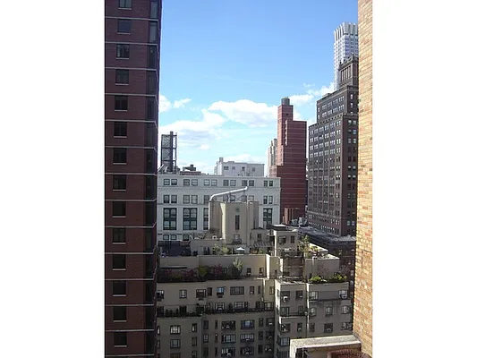 Sold by Aclawrence | media 7