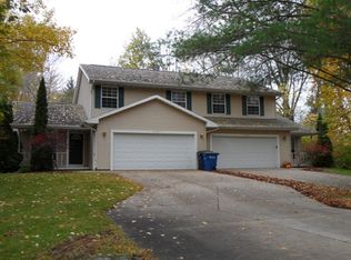 1637 Gabertfield Ct, Suamico, WI 54173