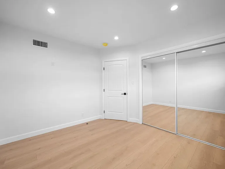 10657 Knapp St — Photo 19