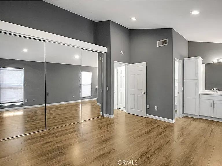 11107 Arminta St — Photo 19