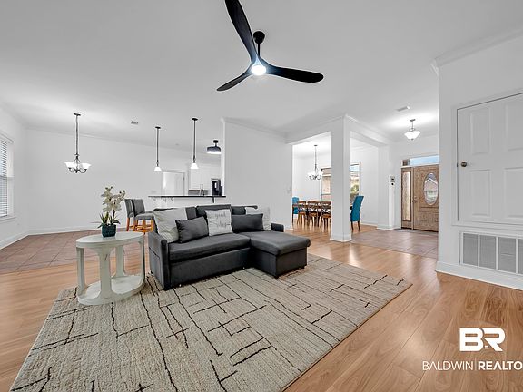 3rd image of 1054 Tampa Ave