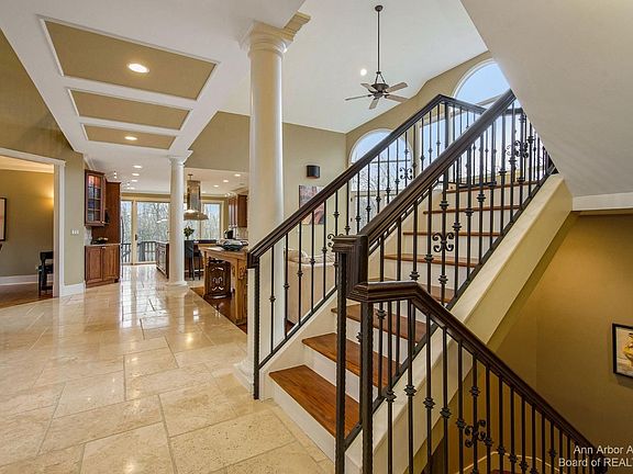 5th image of 4932 Walnut Woods Dr