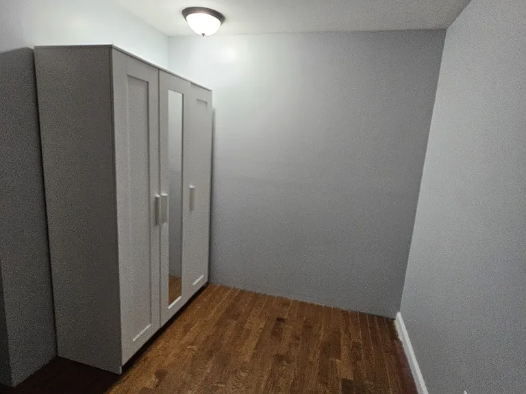 961 Grove St #2R — Photo 15