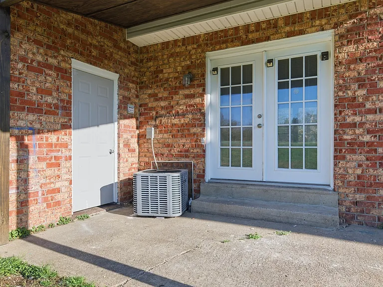 731 McPherson Dr — Photo 24