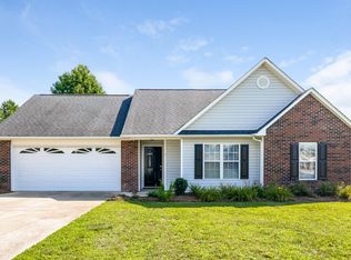 709 Peregrine Ct, Gastonia, NC 28056