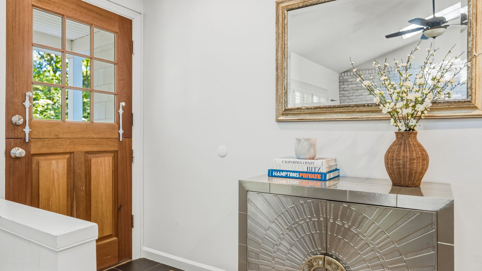 Foyer