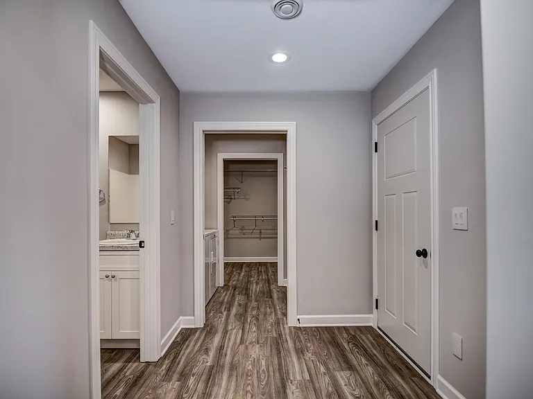 1624B Gunston Dr — Photo 53