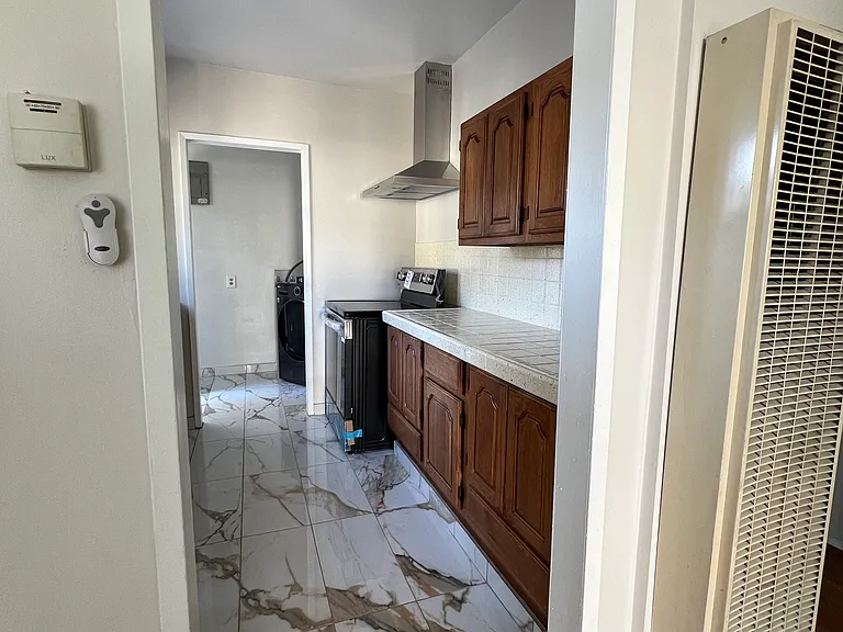 1608 Avalon St — Photo 22