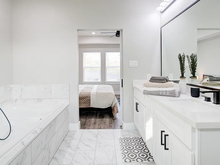 9305 Tower St — Photo 39