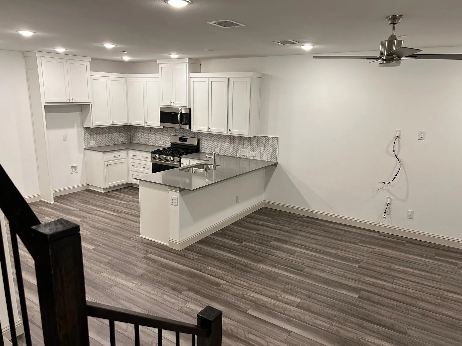 3 bed, 2.5 bath, 1722 sqft, $2,375 — Photo 3