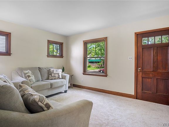 4th image of 100 Linwood Ave