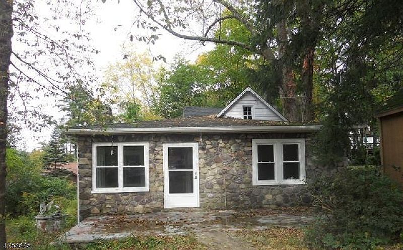 1st image of 24 Park Ln