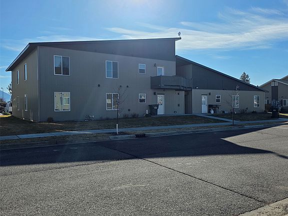 2nd image of 10 Diane Rd