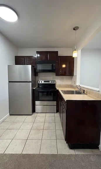 330 Shirley St #15 — Photo 6