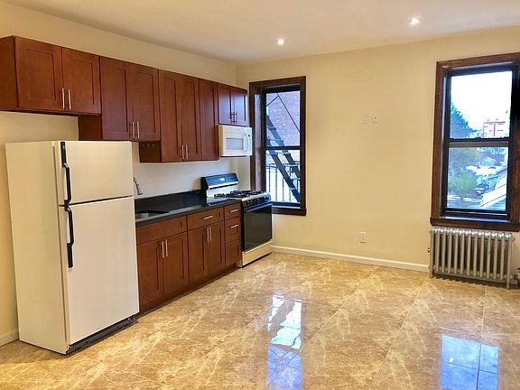 5th image of 4270 156th St APT 3CR