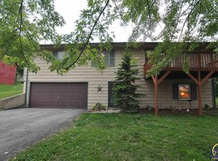 5118 NW Pueblo Ct, Topeka, KS 66618