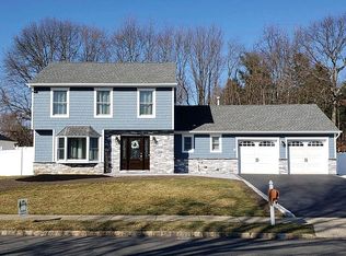 4 Erin Ln, Old Bridge, NJ 08857