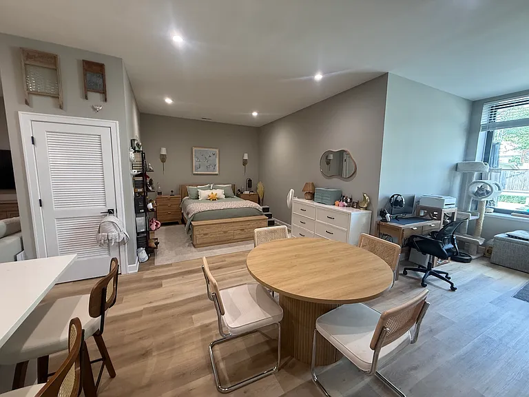 5912 N Nashotah Ave — Photo 6