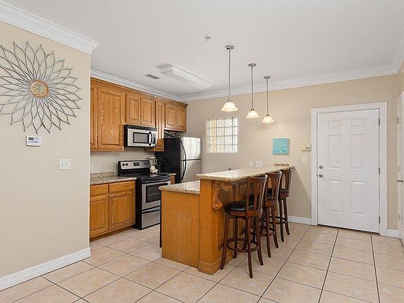 5th image of 110 Harbor St #8