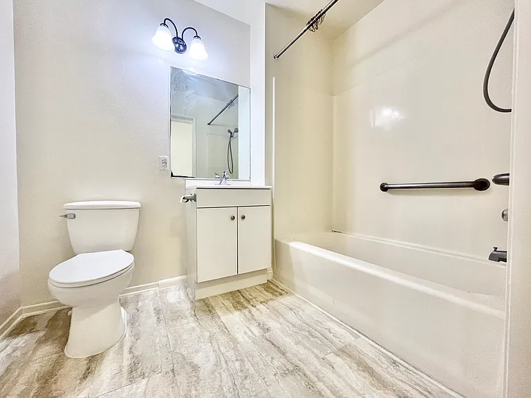982 S New Hampshire Ave #201 — Photo 7