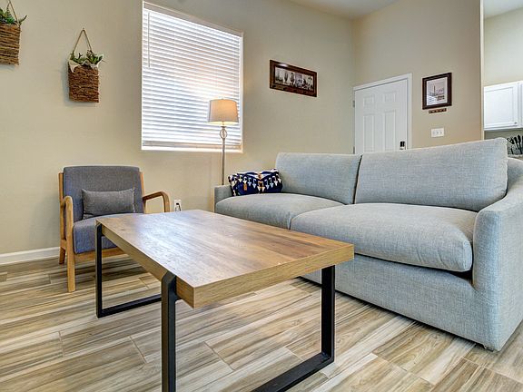 4th image of 5025 E Lee St #2