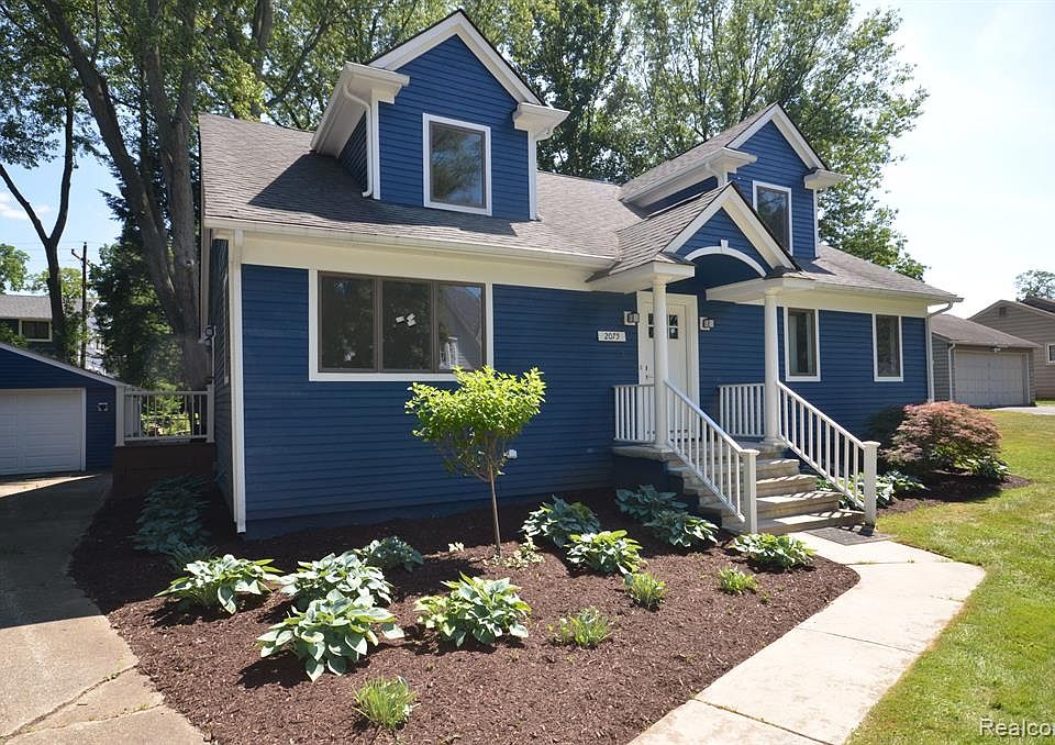 1st image of 2075 Lakeshire Dr