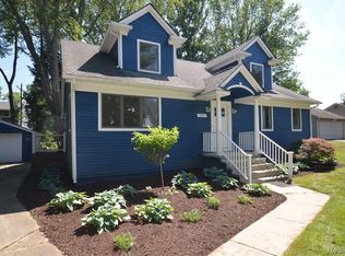 2075 Lakeshire Dr, West Bloomfield, MI