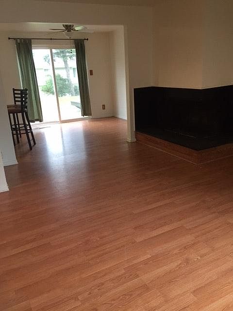1st image of 111 Bellwood Ct