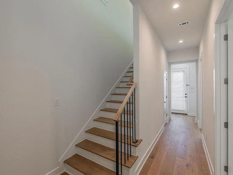 682 W Main St — Photo 19
