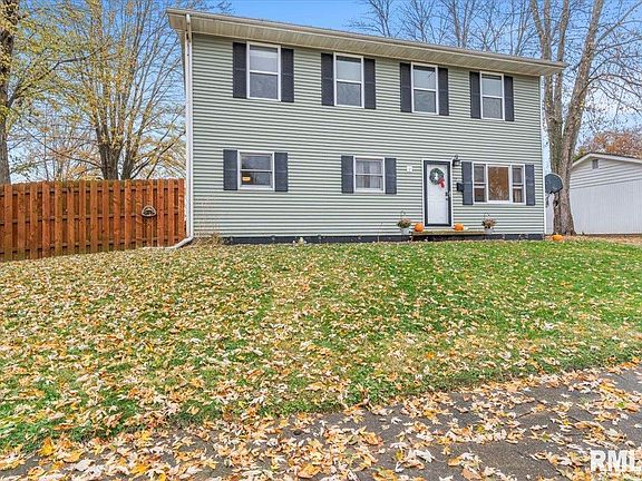 3rd image of 17 Windrush Dr