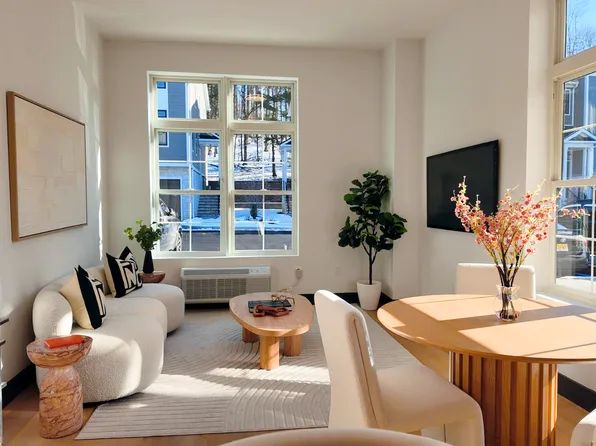 Lexington on Broadway