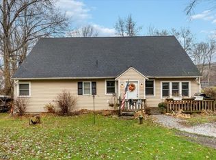 47 Lakeview Dr, Sussex, NJ 07461