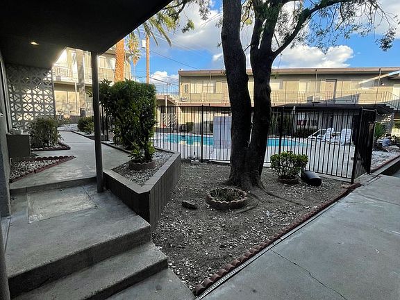 3rd image of 4744 N Sierra Way #4
