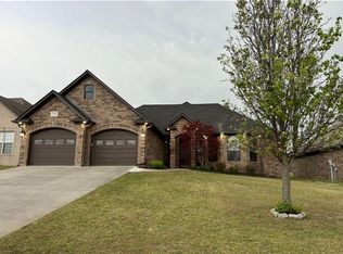 2004 Walnut Valley Dr, Paragould, AR 72450