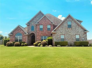 1001 Excalibur Dr, Springdale, AR 72762