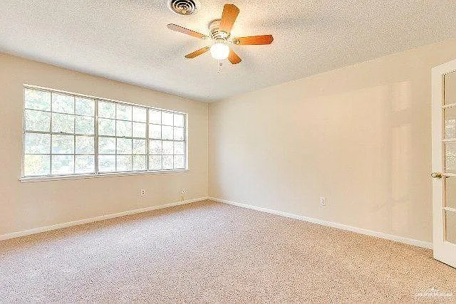 1524 Primrose Ave — Photo 6