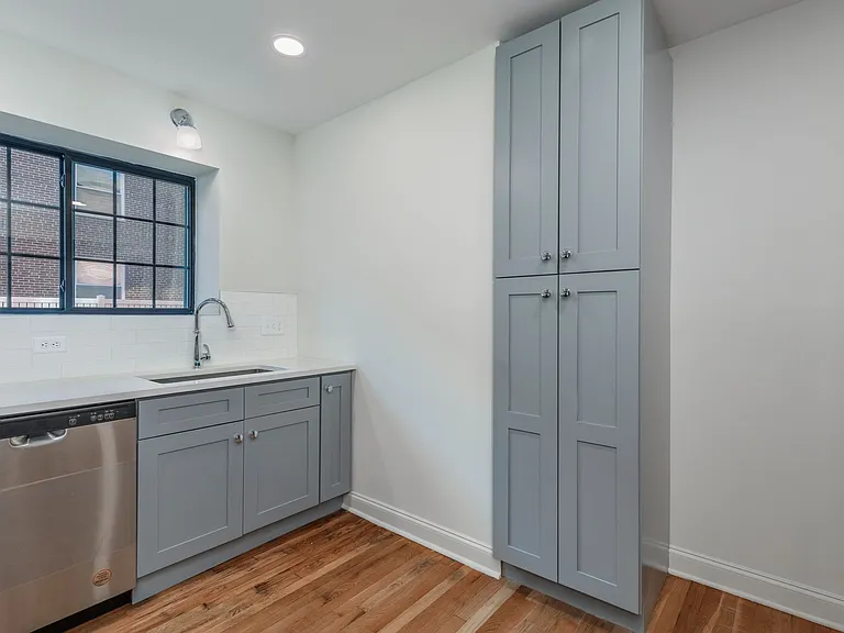 7570 Oxford Dr #1 — Photo 4