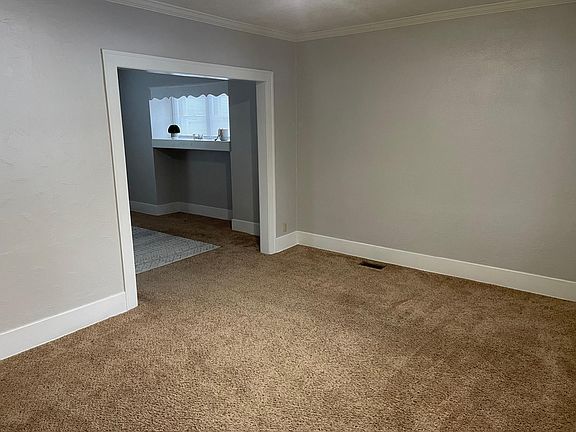 4th image of 523 Brighton Ave