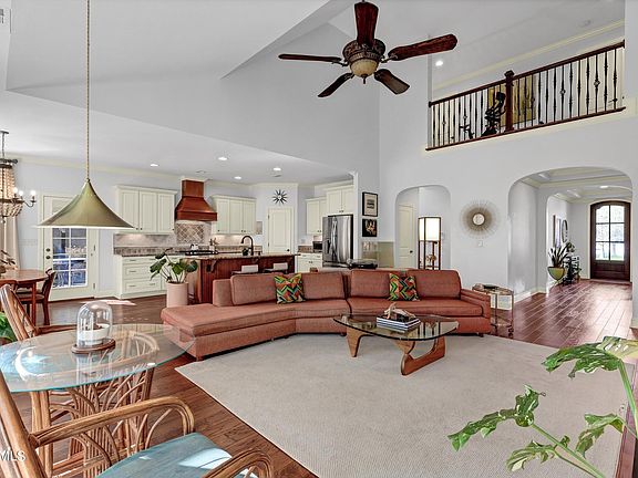 4th image of 426 Turkey Cove Ln