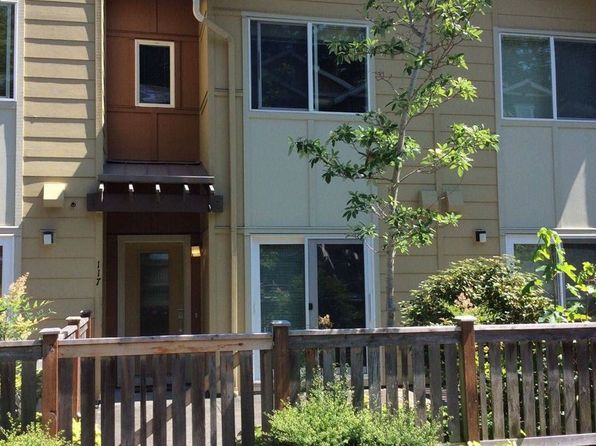 117 Sky Ridge Rd NW