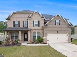 206 Brookview Dr, Newnan, GA