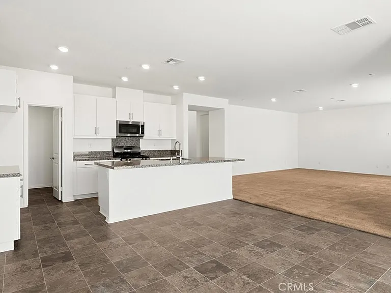 27215 Lost Palm St — Photo 15