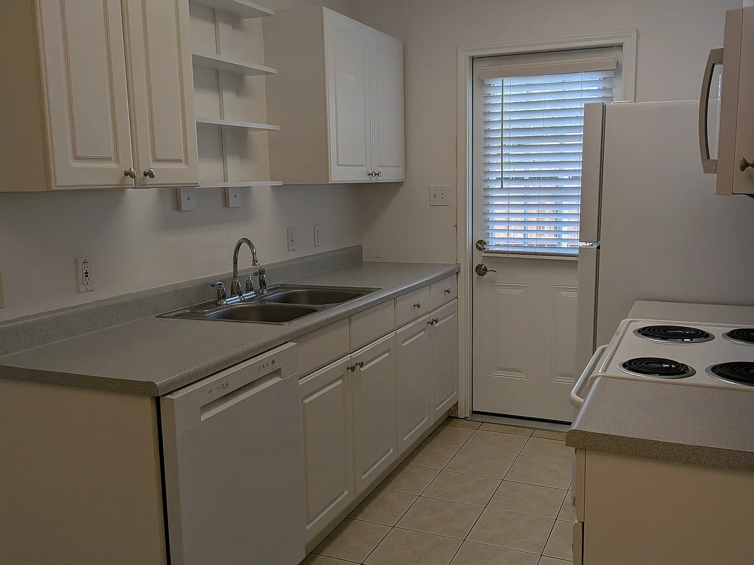 1 bed, 602 sqft, $1,100 — Photo 4